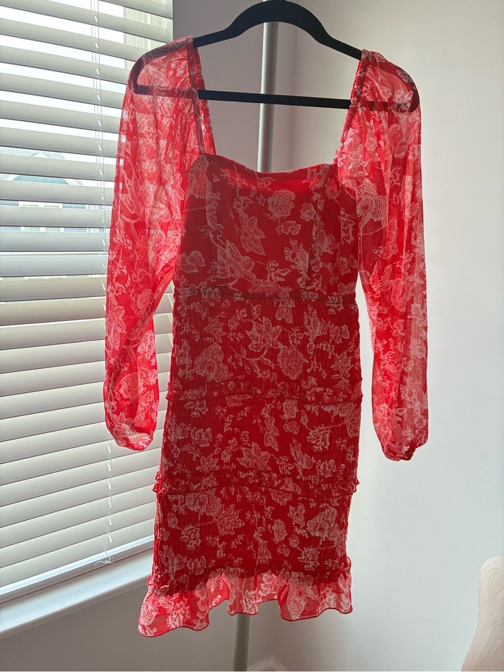 Sim & Sam Women's Red Floral Smocked Long Sleeve Mini Dress